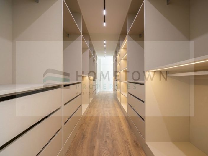 Image No.15-4 Bed House for sale