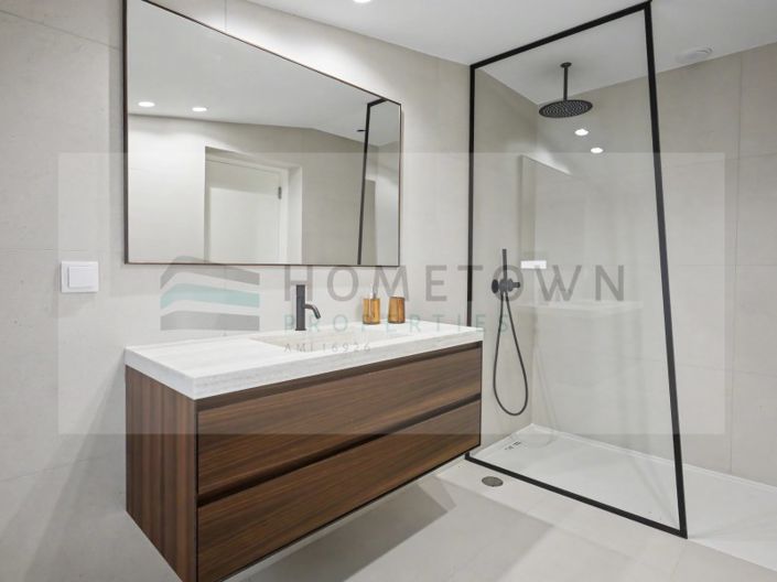 Image No.16-4 Bed House for sale