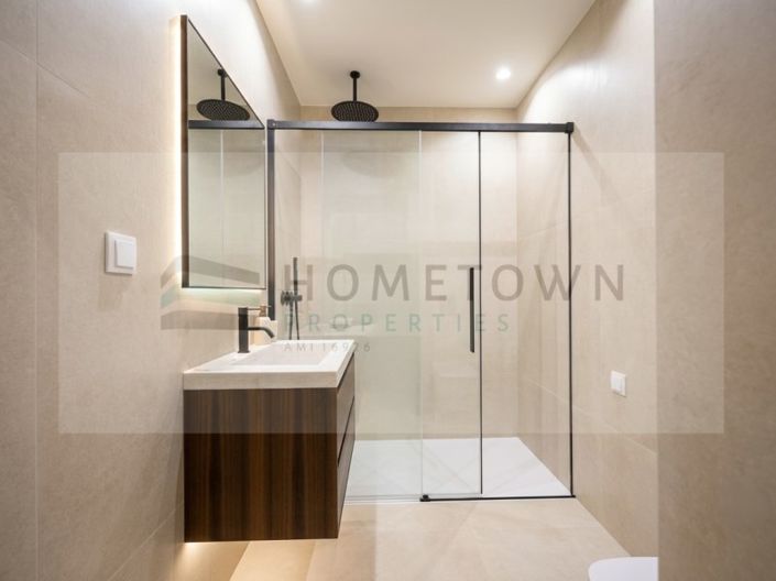Image No.20-4 Bed House for sale
