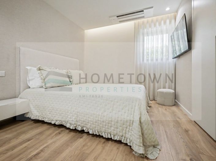 Image No.21-4 Bed House for sale