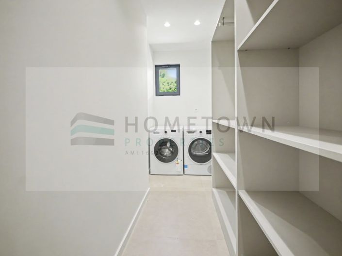 Image No.28-4 Bed House for sale