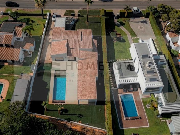 Image No.35-4 Bed House for sale