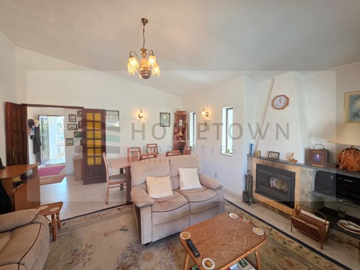 Image No.10-2 Bed House for sale