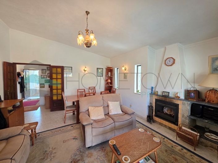 Image No.11-2 Bed House for sale