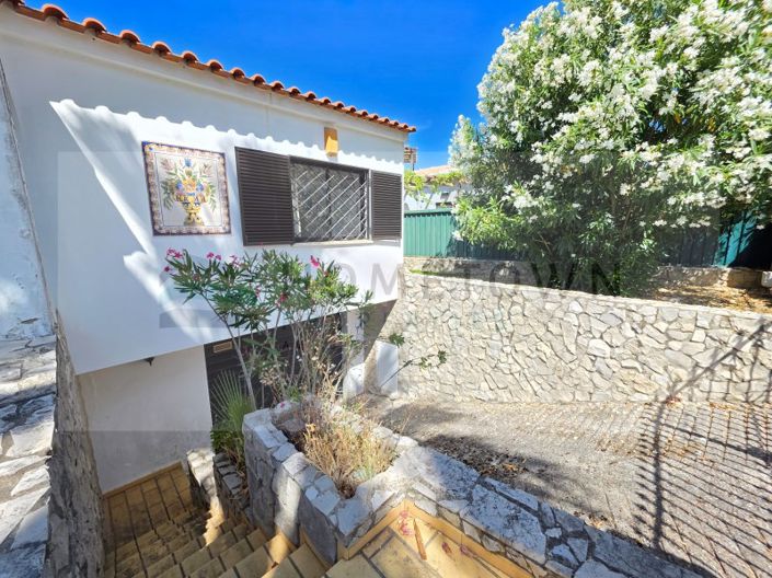 Image No.30-2 Bed House for sale
