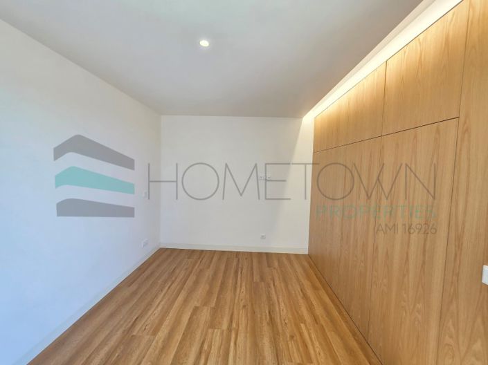 Image No.12-3 Bed House for sale