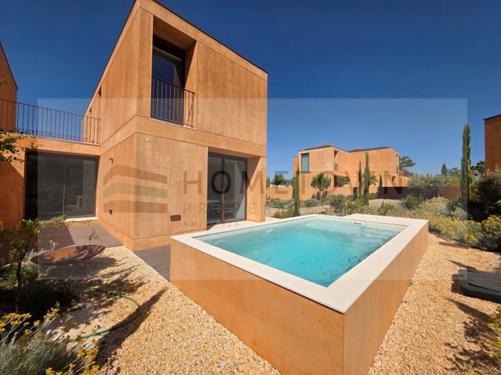 Image No.21-3 Bed House for sale