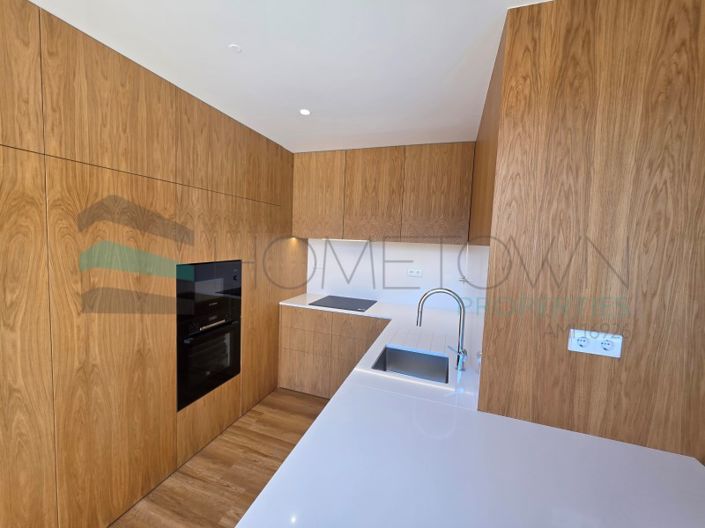 Image No.3-3 Bed House for sale