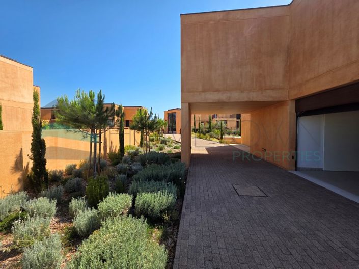 Image No.31-3 Bed House for sale