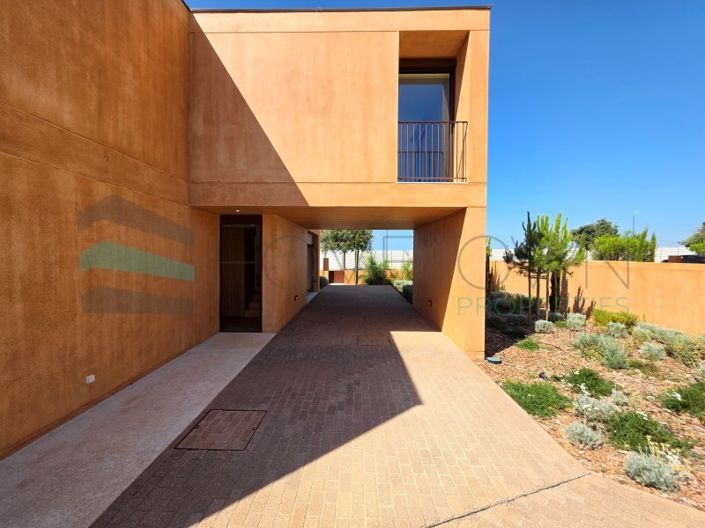 Image No.32-3 Bed House for sale