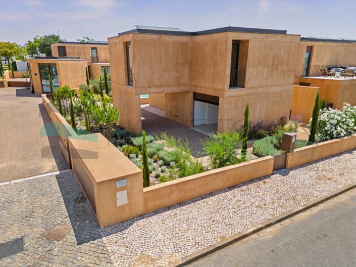 Image No.40-3 Bed House for sale