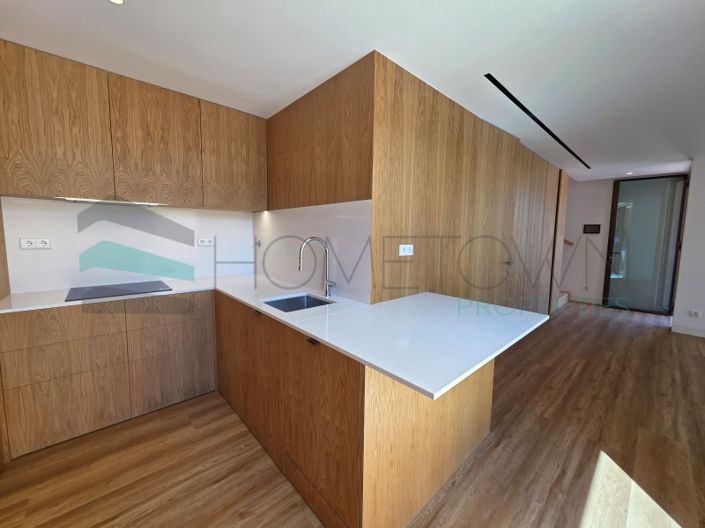 Image No.7-3 Bed House for sale