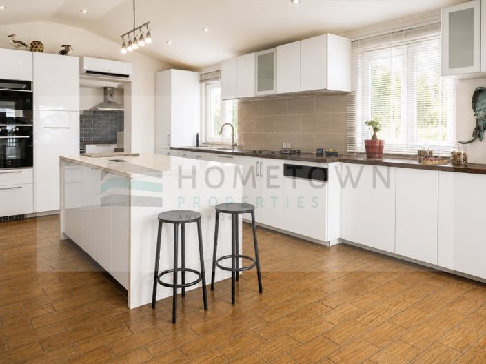 Image No.13-4 Bed House for sale