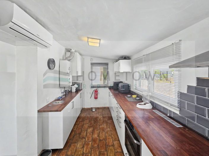 Image No.16-4 Bed House for sale