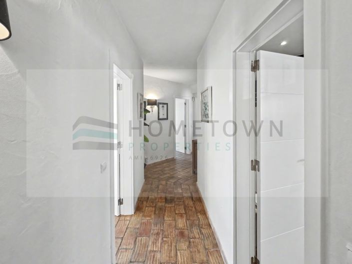 Image No.16-4 Bed House for sale