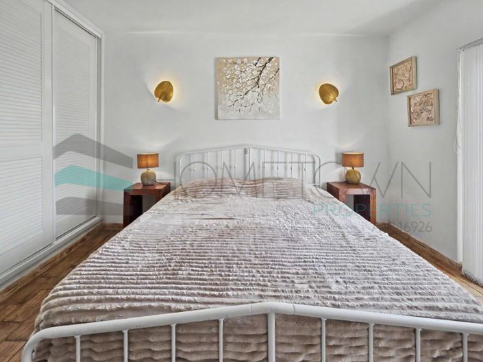 Image No.18-4 Bed House for sale