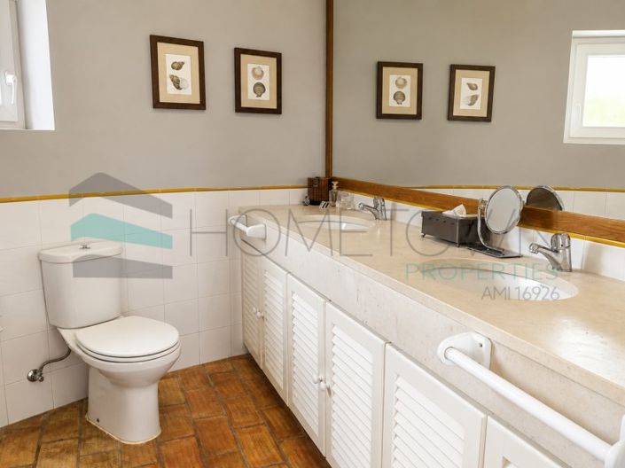 Image No.20-4 Bed House for sale