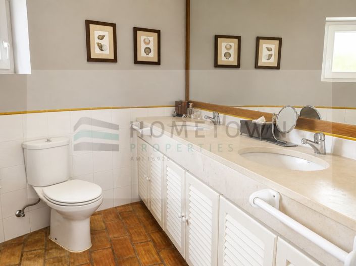 Image No.20-4 Bed House for sale