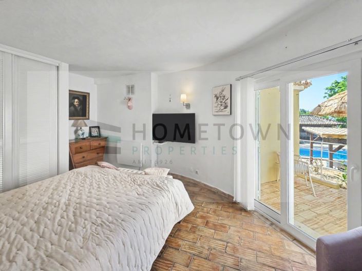 Image No.21-4 Bed House for sale