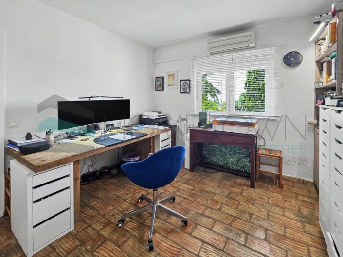 Image No.24-4 Bed House for sale