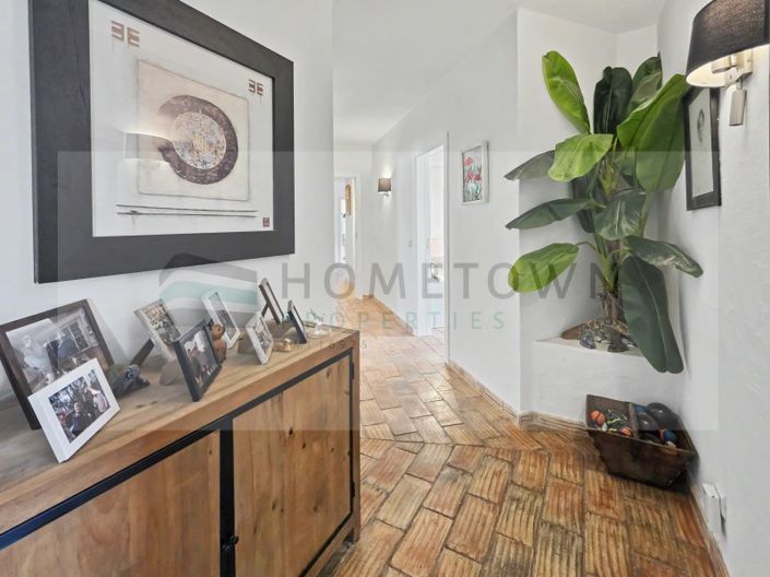 Image No.26-4 Bed House for sale