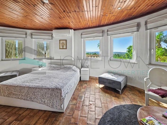 Image No.27-4 Bed House for sale