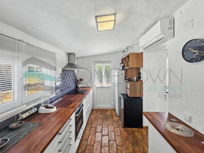 Image No.9-4 Bed House for sale