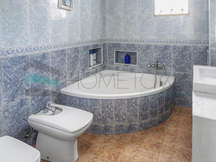 Image No.19-3 Bed House for sale