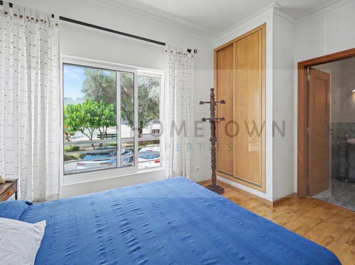 Image No.20-4 Bed Apartment for sale