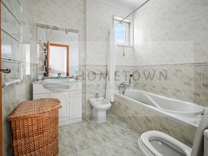 Image No.25-4 Bed Apartment for sale