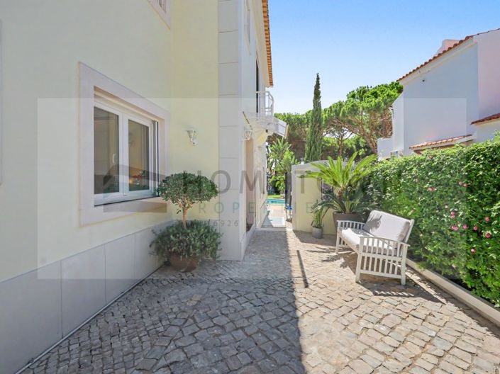 Image No.17-4 Bed House for sale