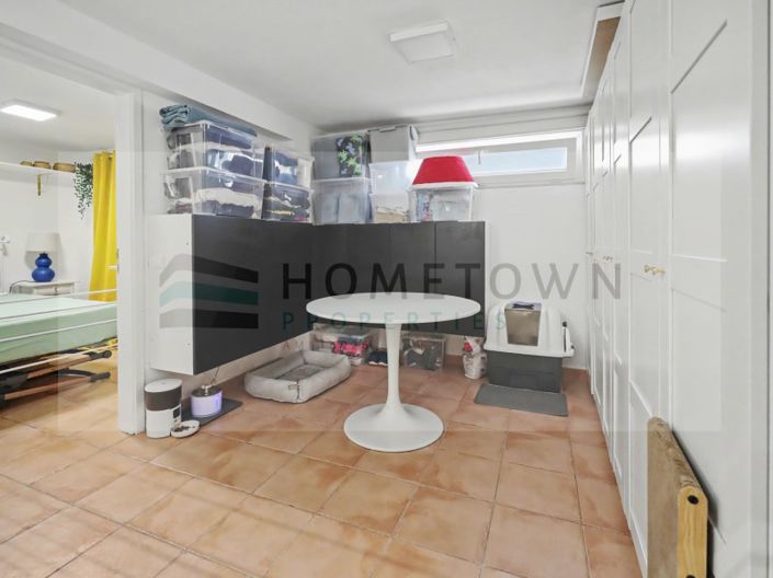 Image No.24-4 Bed House for sale