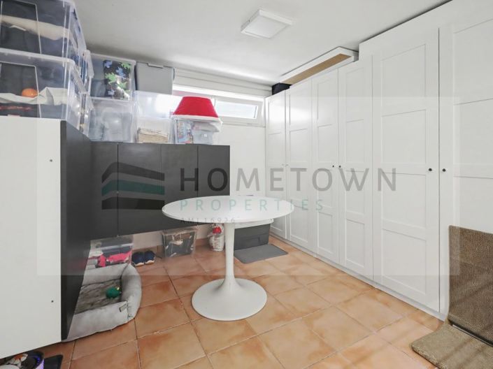 Image No.25-4 Bed House for sale