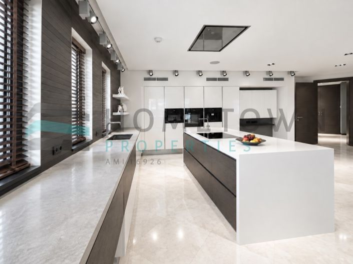 Image No.19-5 Bed House for sale