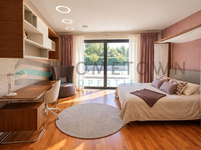 Image No.45-5 Bed House for sale