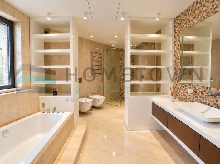 Image No.46-5 Bed House for sale