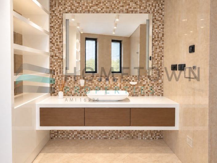 Image No.47-5 Bed House for sale
