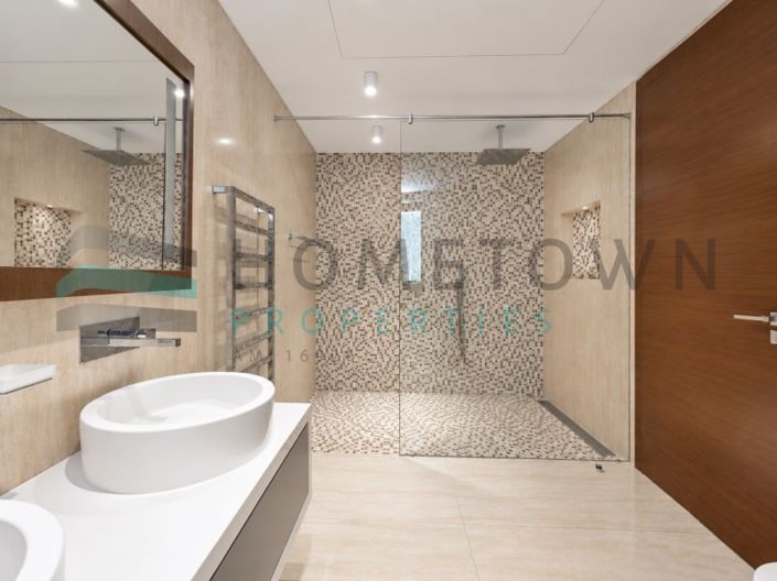 Image No.49-5 Bed House for sale