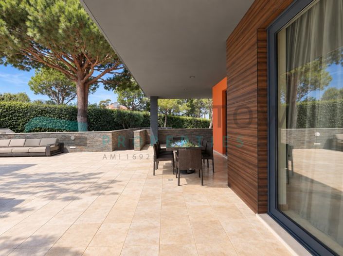 Image No.54-5 Bed House for sale