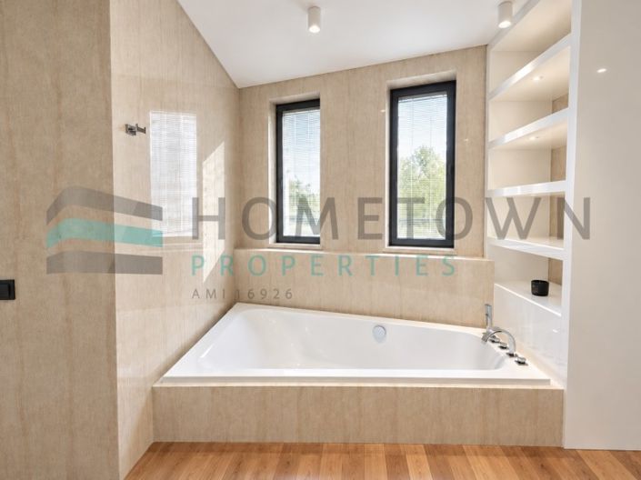 Image No.57-5 Bed House for sale