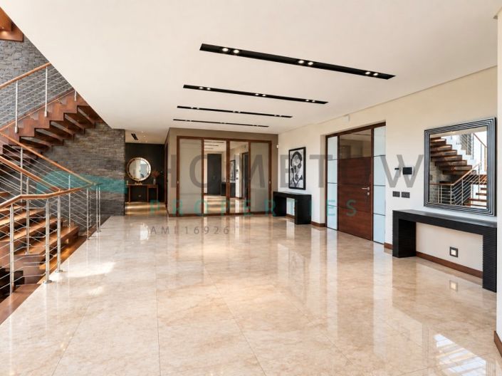 Image No.7-5 Bed House for sale