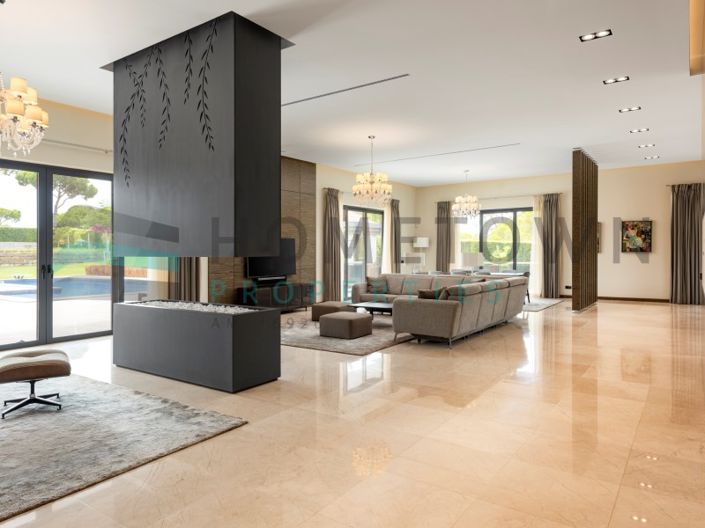 Image No.2-4 Bed House for sale