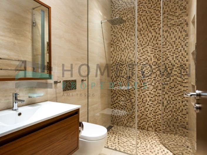Image No.35-4 Bed House for sale