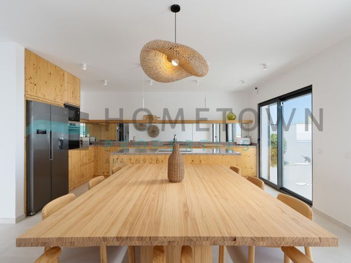 Image No.10-3 Bed House for sale