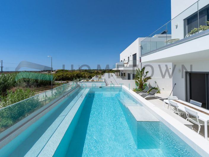Image No.21-3 Bed House for sale
