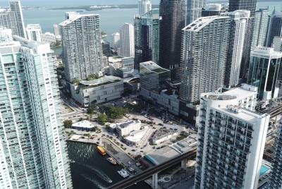 LOFTY-Brickell--Miami-Luxury-Waterfront-Condos---Penthouses--licensed-for-short-term-rentals--19
