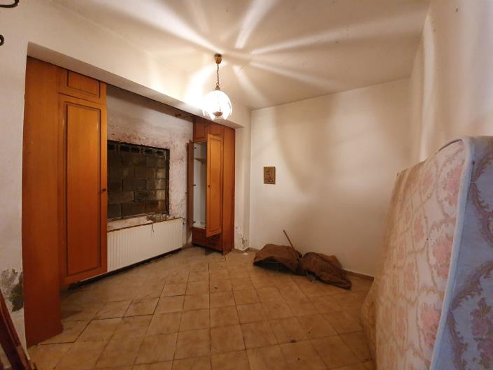 Image No.7-5 Bed Commercial for sale