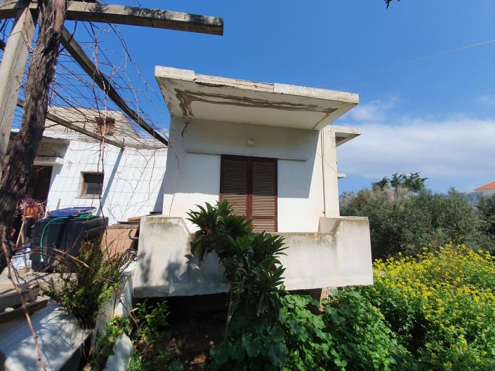 Image No.14-5 Bed Commercial for sale