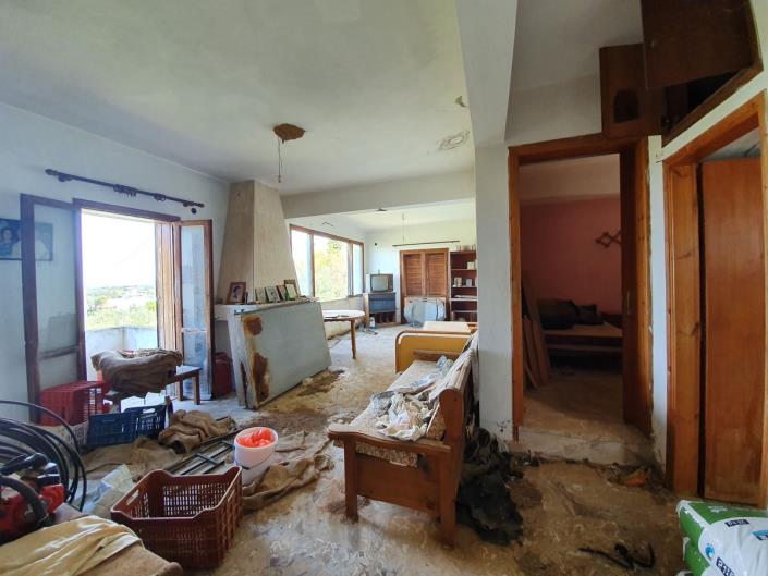 Image No.15-5 Bed Commercial for sale