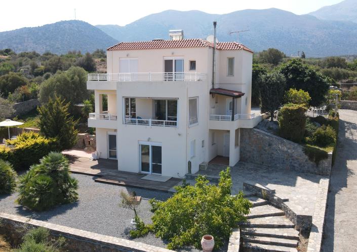 Image No.1-Villa / Détaché de 5 chambres à vendre à Sissi